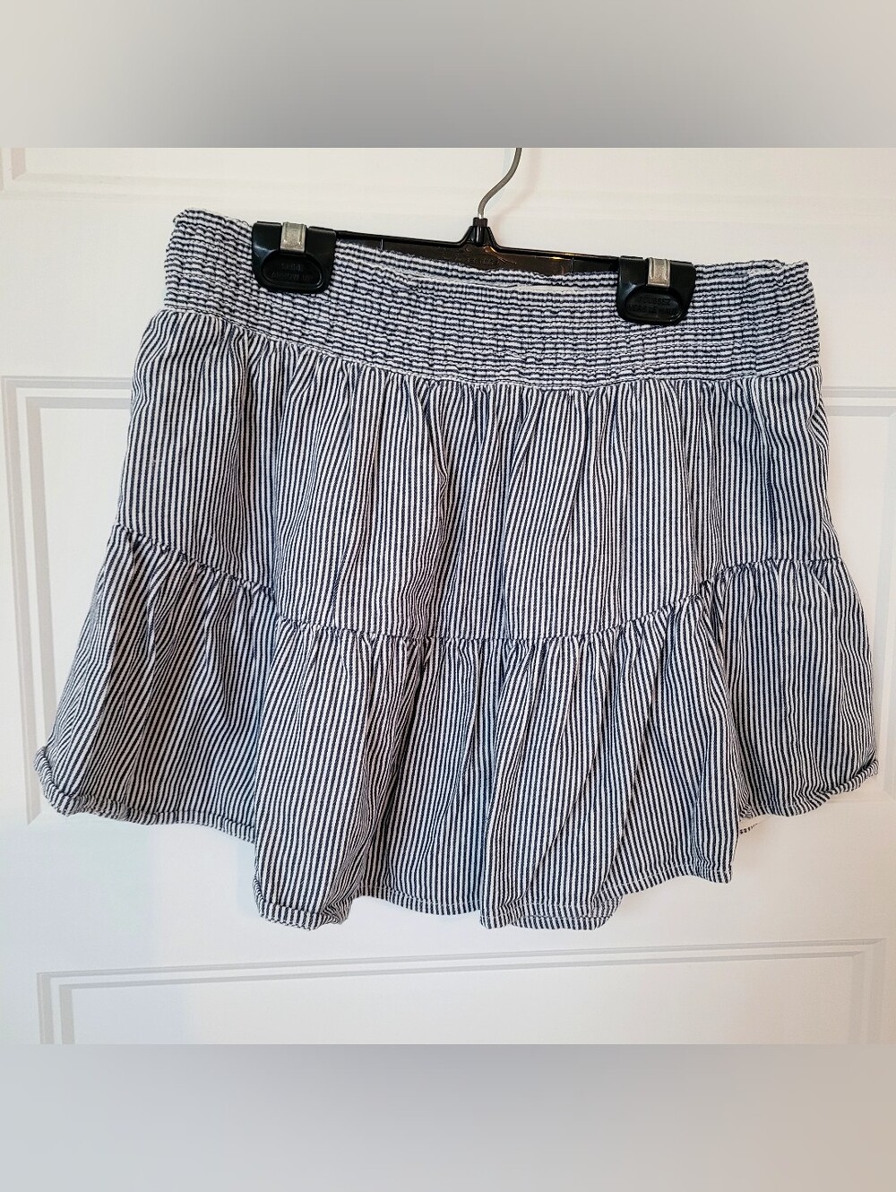 AE Blue & White Stripe Smocked Waist Ruffle Skort S